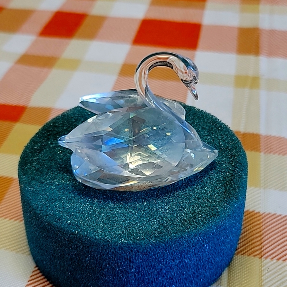 Silver crystal swan